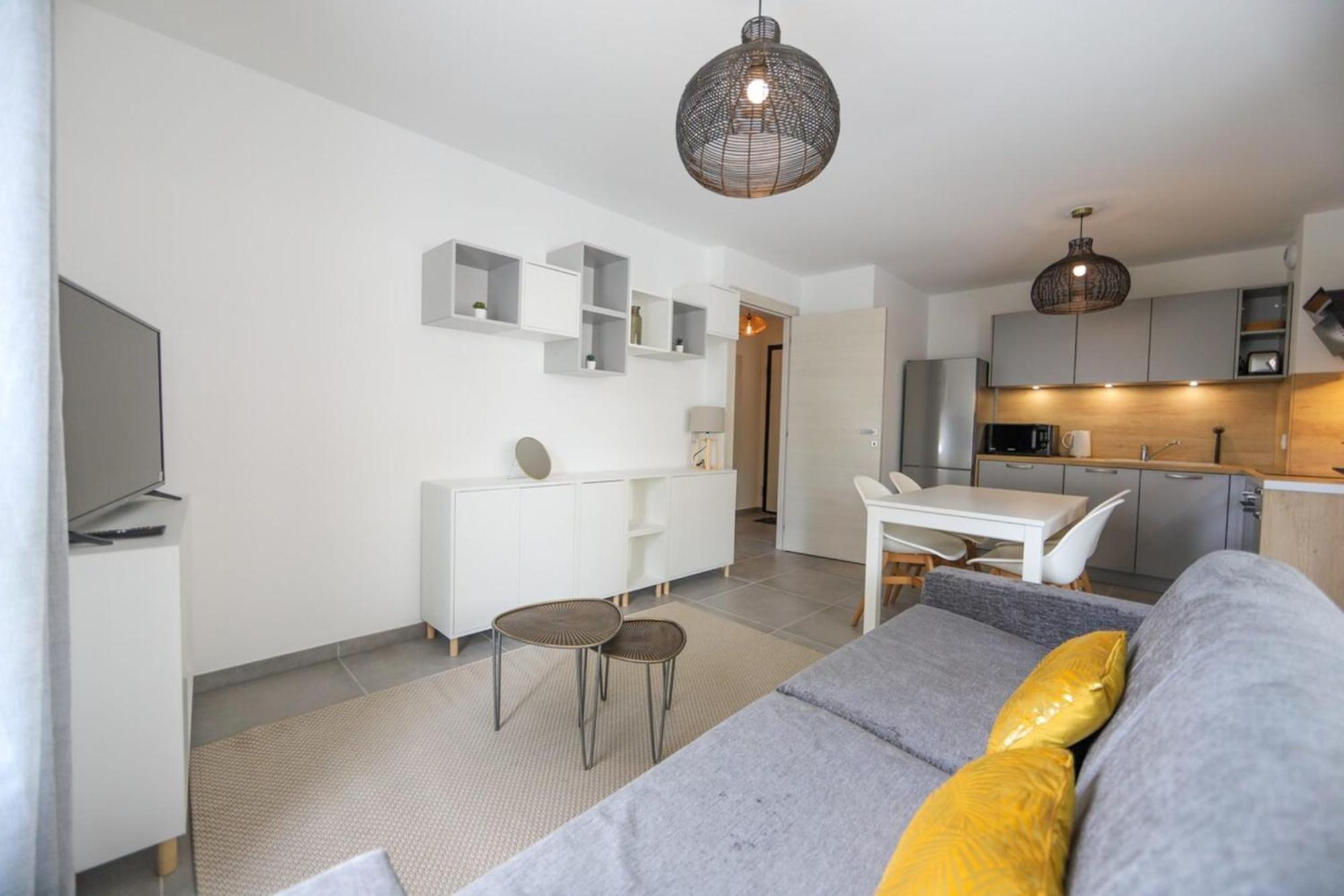 Le Romain - 1-Bedroom With Private Garage Annecy Esterno foto