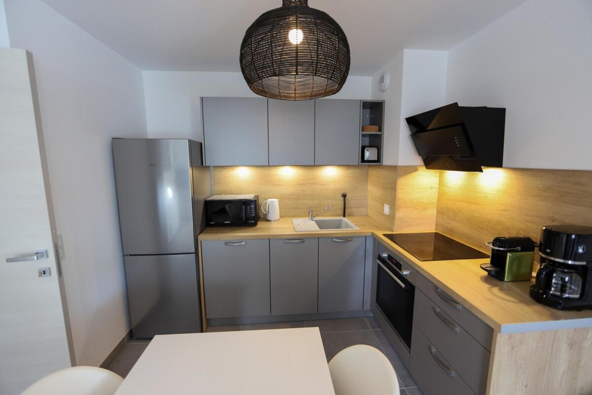 Le Romain - 1-Bedroom With Private Garage Annecy Esterno foto