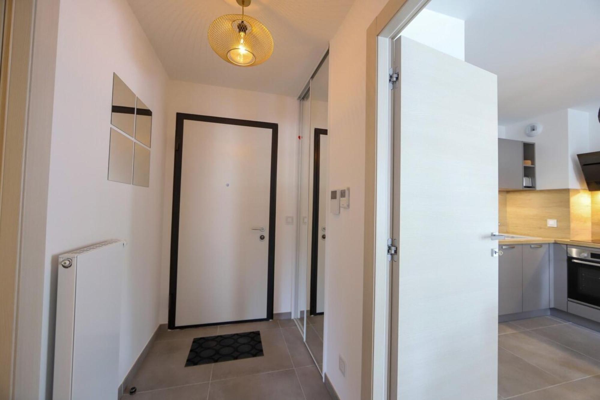 Le Romain - 1-Bedroom With Private Garage Annecy Esterno foto